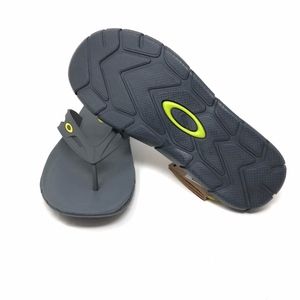 operative 2.0 flip flop